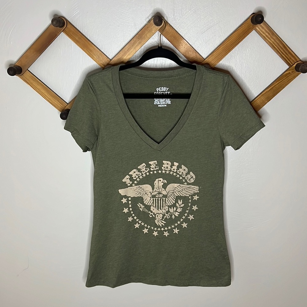 NWOT Pebby Forevee v neck tee sz M
